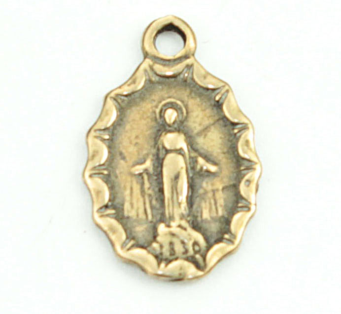 B30 Religious Antique Angelic Medallion | 3646