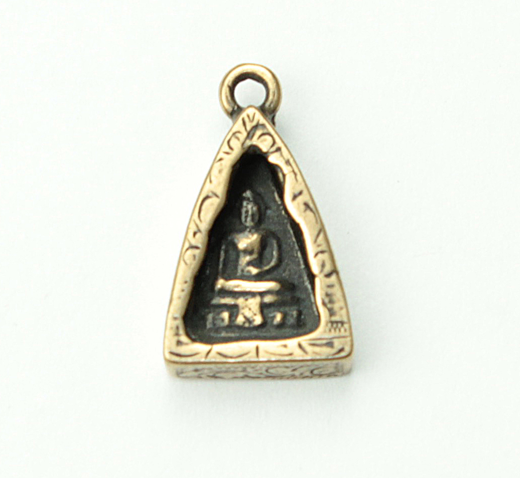 Buddha Encased Triangle Pendant | 3745